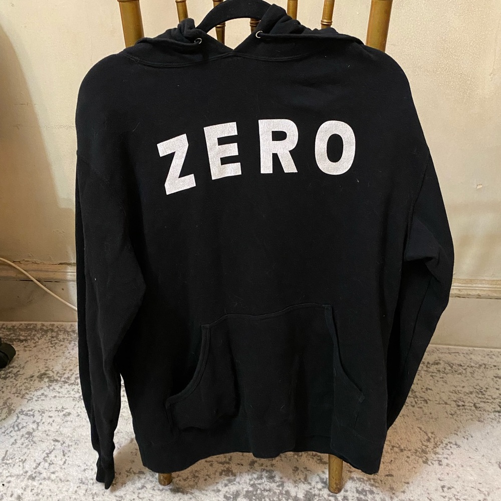 Zero skateboards hoodie, size M